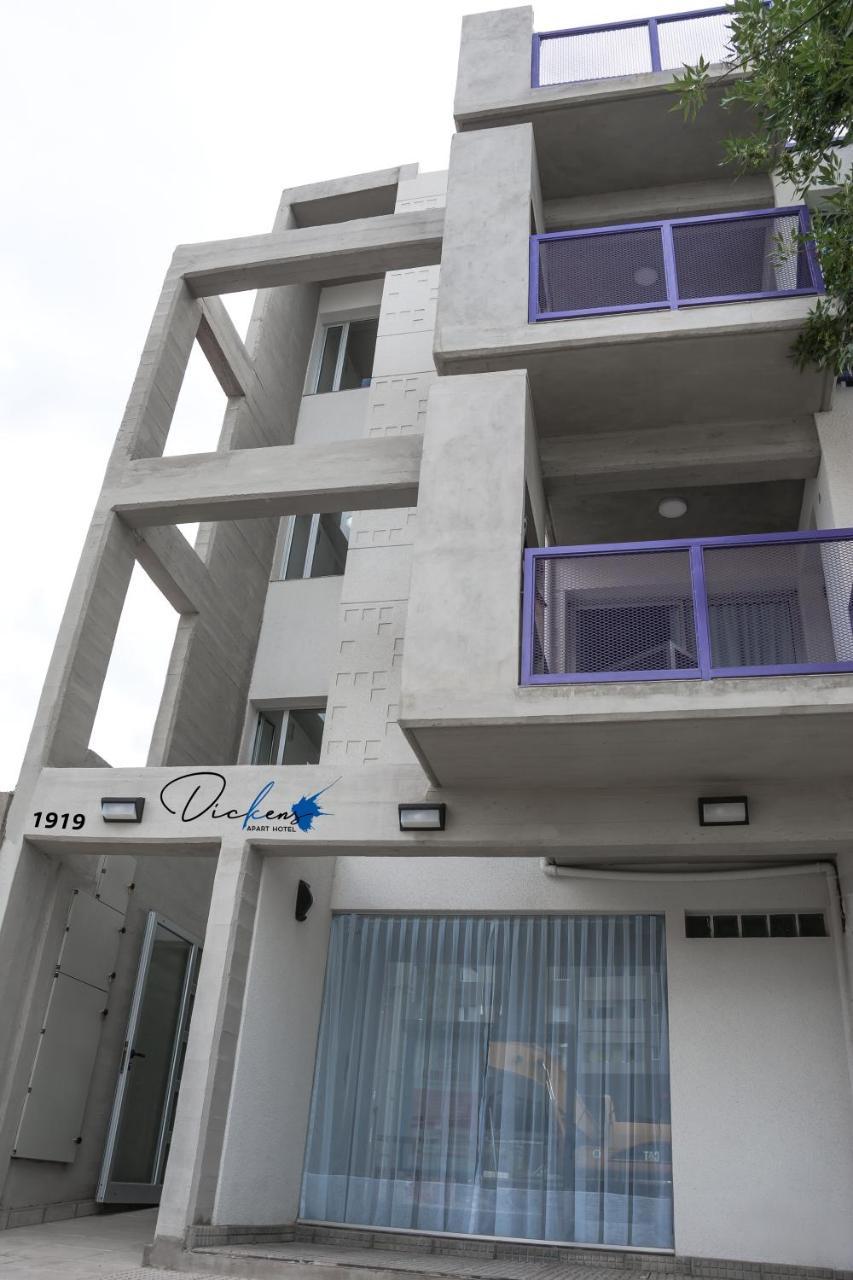 Dickens Apart Salta Luaran gambar